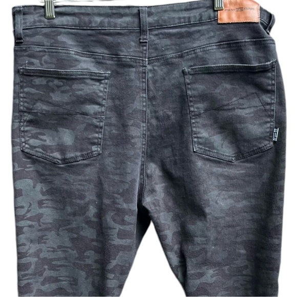 Y2K Phat Farm Camo Stretch Skinny Fit Moto Jeans Men's Size 40x32 - Picture 6 of 10